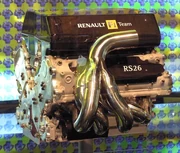 A  RS26 V8 engine, which powered the 2006 Renault R26