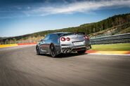 2017-Nissan-GT-R-High-Resolution-Wallpaper-12.jpg (586 KB)