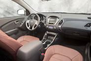 2010-Hyundai-Tucson-8