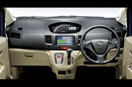 2011-Daihatsu-Move-7