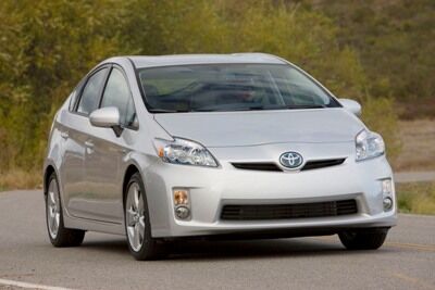 16 2010 toyota prius.jpg
