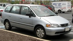 1200px-Isuzu Oasis -- 03-28-2012