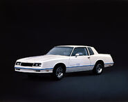 Chevrolet monte carlo 77