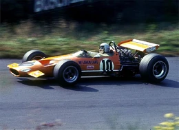  driving the McLaren M7C during the race.