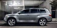 Highlander Sport shown in Magnetic Gray Metallic with available accessory roof rail cross bars