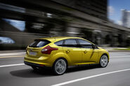 2011-Ford-Focus-12