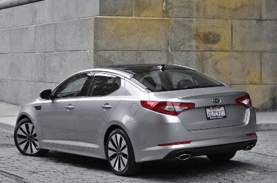 2011-Kia-Optima-4small.jpg