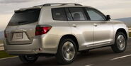 Rear quarter view of the 2008 Highlander.