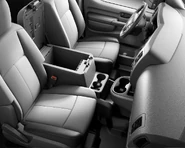 16-nissan-nv-press.jpg (688 KB)