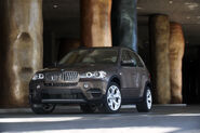 2011-BMW-X5-185