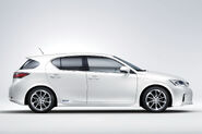 2011-Lexus-CT-200h-4