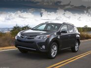 Toyota-RAV4-2013-1024-05