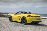 Autoweb-2016-April-First-Drive-2017-Porsche-718-Boxster-S-005