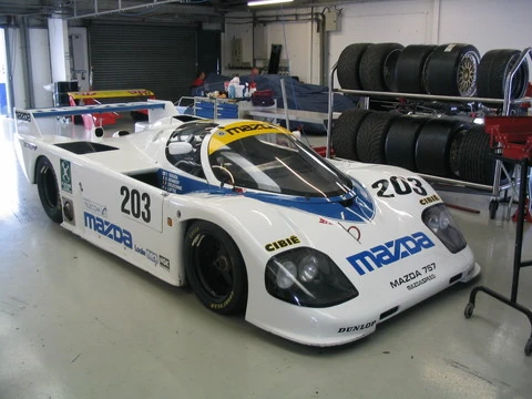 マッカラン Mazda 757 - Wikipedia
