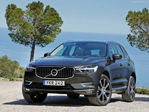 Volvo-XC60-2018-1024-01