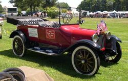 800px-1917 Dodge Touring Car