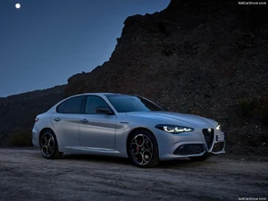 Alfa Romeo-Giulia-2023-1024-01