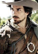 Santiago Cabrera 3