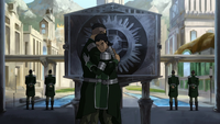 Baatar Jr. y Kuvira se abrazan
