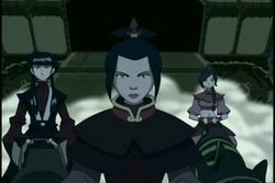 Azula, Mai en Ty Lee komen op mangoest draken uit de tank trein gelopen.