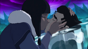 Eska kisses Bolin