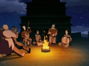 La tripulación del barco en la noche