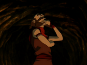 Sokka se disfraza como Wang Fire