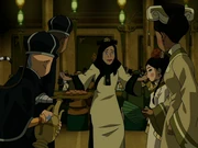 Joo Dee entdeckt Team Avatar auf Erdkönigs Party