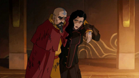 Asami sosteniendo a Tenzin