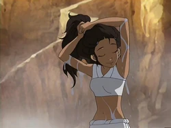 Katara wringing her hair