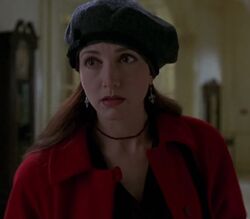 Jumanji Easter Eggs - Bebe Neuwirth reprises 1995 role as Aunt Nora