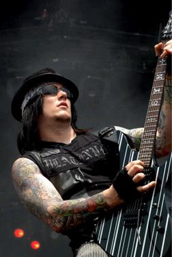 synyster gates – AVENGED BRASIL