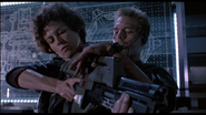 Hicks teaching Ripley the handling traits of the M41A.