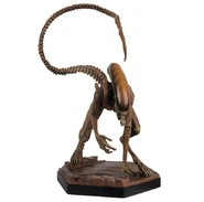 Issue 4.jpg (52 KB) Issue 4 figurine of the Dragon.