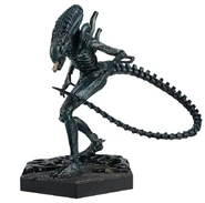 Issue 7.jpg (78 KB) Issue 7 figurine of a Xeno Warrior.