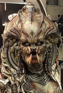 Original bust of the 'Shiranui Predator', an example of a female Yautja, by Akihito Ikeda[76] (note the smaller mouth/mandibles and unique head shape).