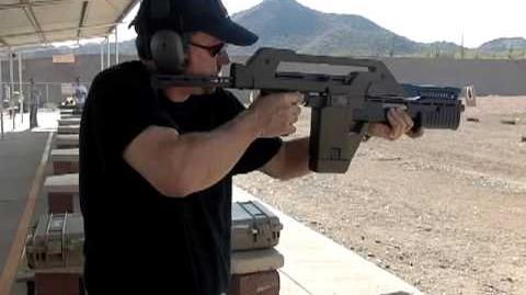 ALIENS Pulse Rifle M41-A shoots real ammunition, not blanks video 6