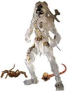 Series 3 figure of Wolf (Semi-cloaked). Comes with Facehugger and Chestburster.