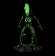 Mega 3.jpg (49 KB) Mega Edition 3 statuette of the Alien (glow in the dark).