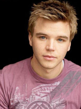 Brett Davern | Awkward Wiki | Fandom