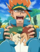 Daizou bumping Girara and Cobra on each other