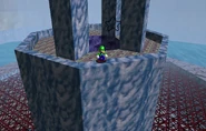 US4.jpg (295 KB) Luigi on the top of the stronghold.