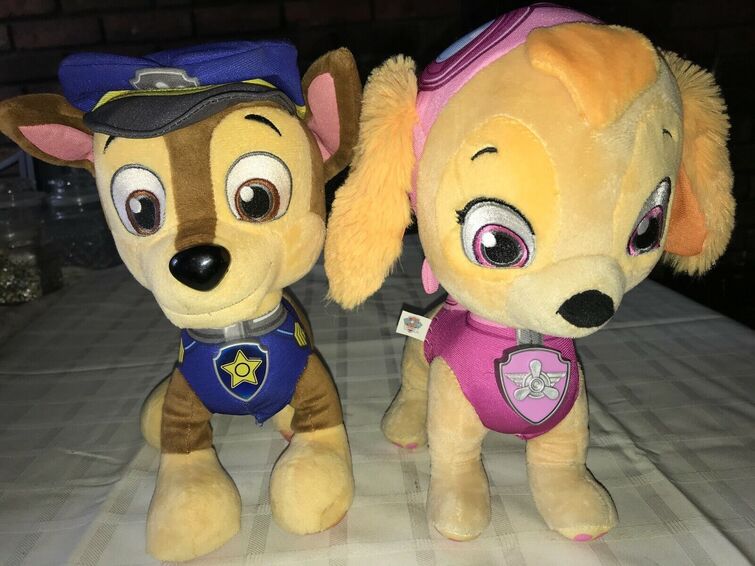 Paw Patrol, Real Talking Everest Plush 