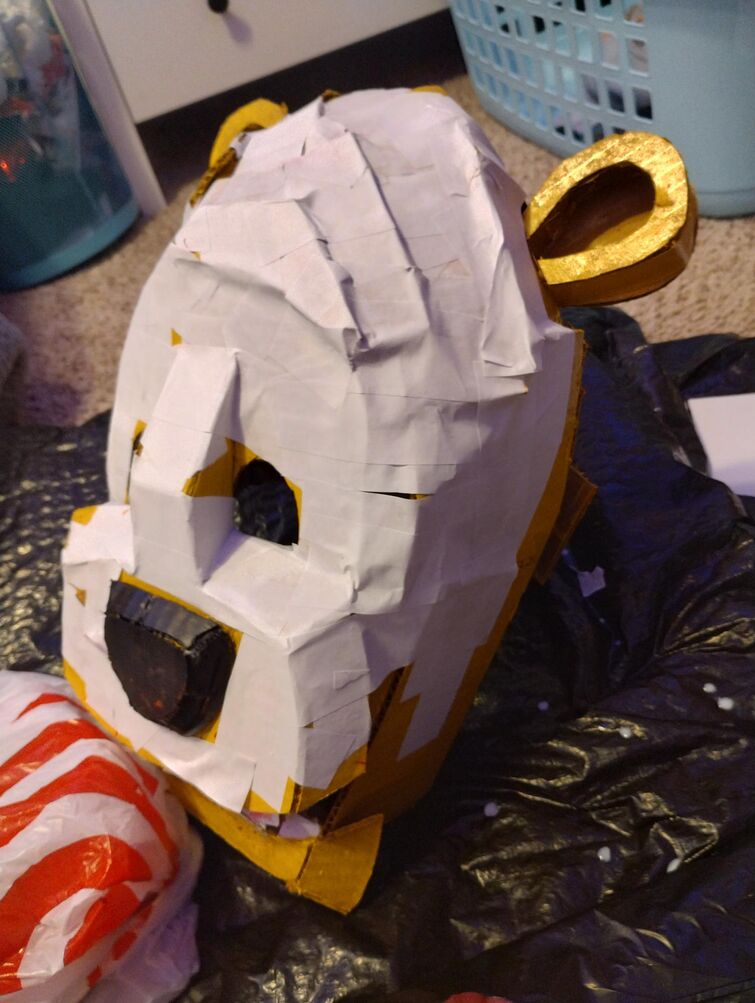 I made a Freddy mask from FNAF: Help Wanted using only cardboard