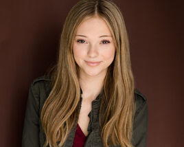 SOPHIE-GRACE-HEADSHOT-2022