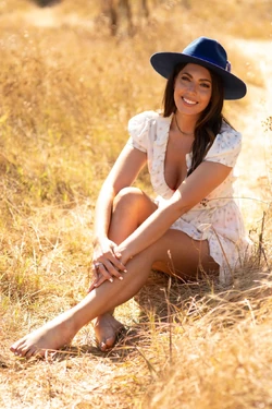 Victoria Larson Bachelor Nation Wiki Fandom