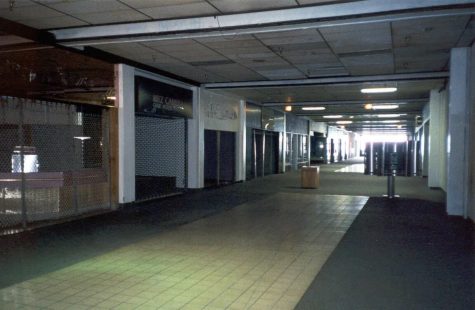 Took these pics at an old mall that's shutting down soon. Could this be level  33 of the backrooms? : r/backrooms
