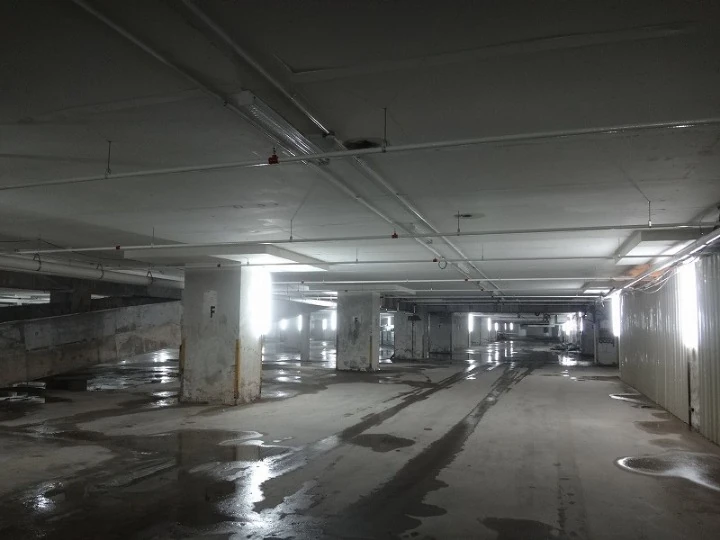 Empty parking lot in the middle of the night always got me chills :  r/LiminalSpace