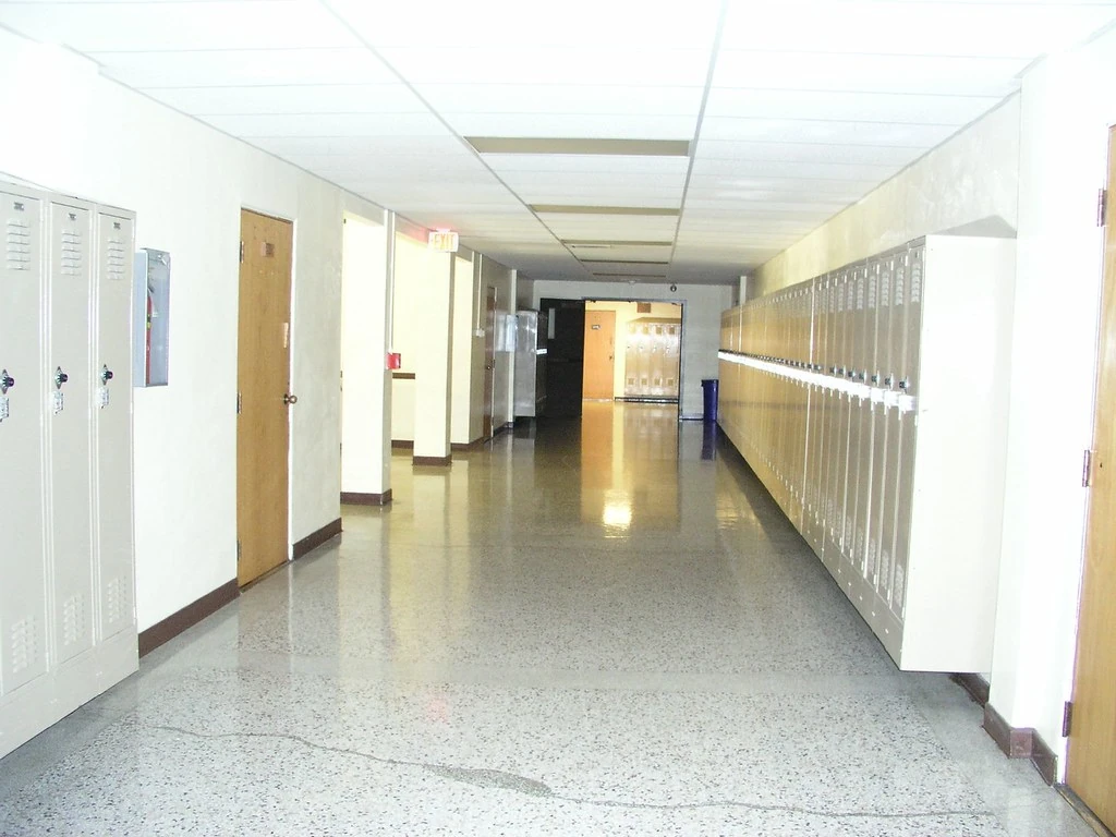 Level 974: Corridors, corridors, corridors, Backrooms Freewriting Wiki