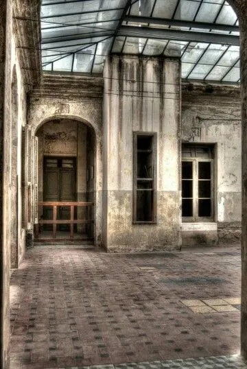 PATIO-INTERNO-Hotel-Eden